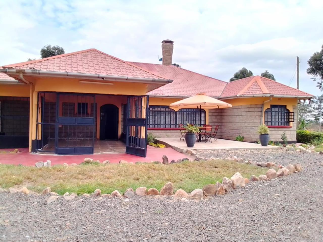 Esniko Villa Narok Buitenkant foto