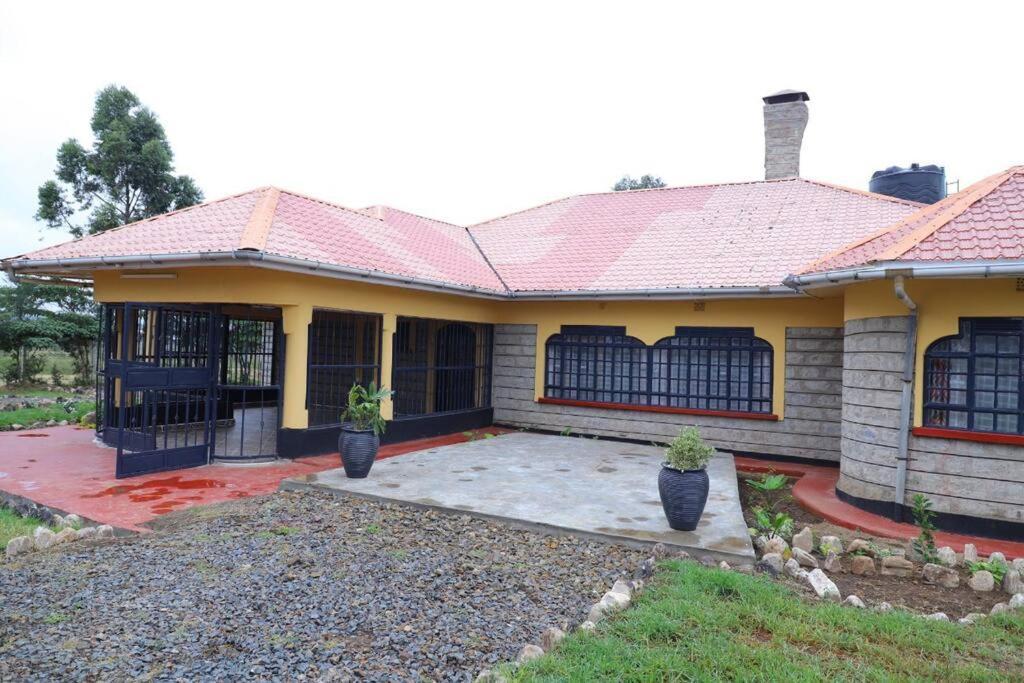 Esniko Villa Narok Buitenkant foto